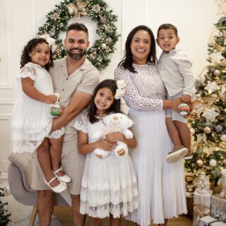Com o coração grato venho desejar um Ano Novo abençoado e repleto de alegrias, saúde, paz e realizações a você e toda sua família!

Que Deus abençoe seu lar! 

Em 2024 o trabalho não vai parar! 💜